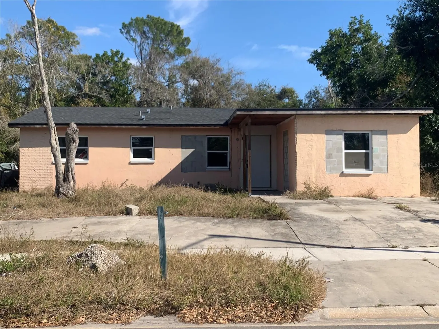 2181 22ND WAY SW, LARGO, FL, photo 2 of 12
