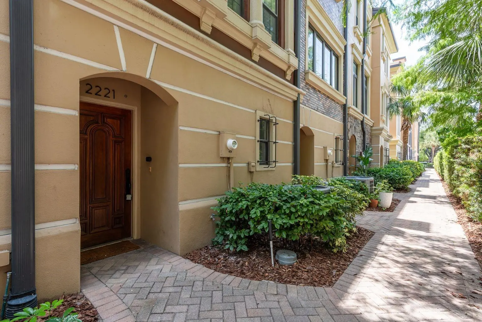 2221 SOHO BAY COURT, TAMPA, FL