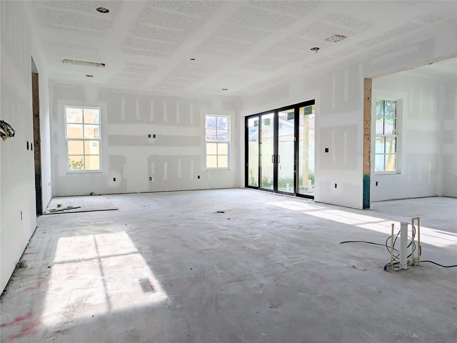 905 W PLYMOUTH STREET, TAMPA, FL, photo 30 of 35