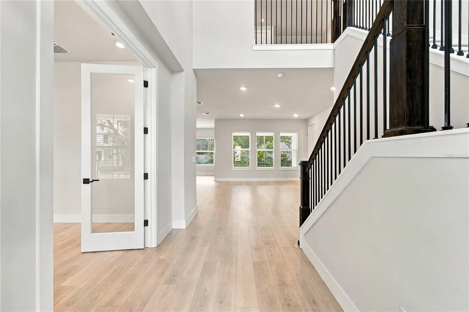 North Riverside home, photo 3 of 7