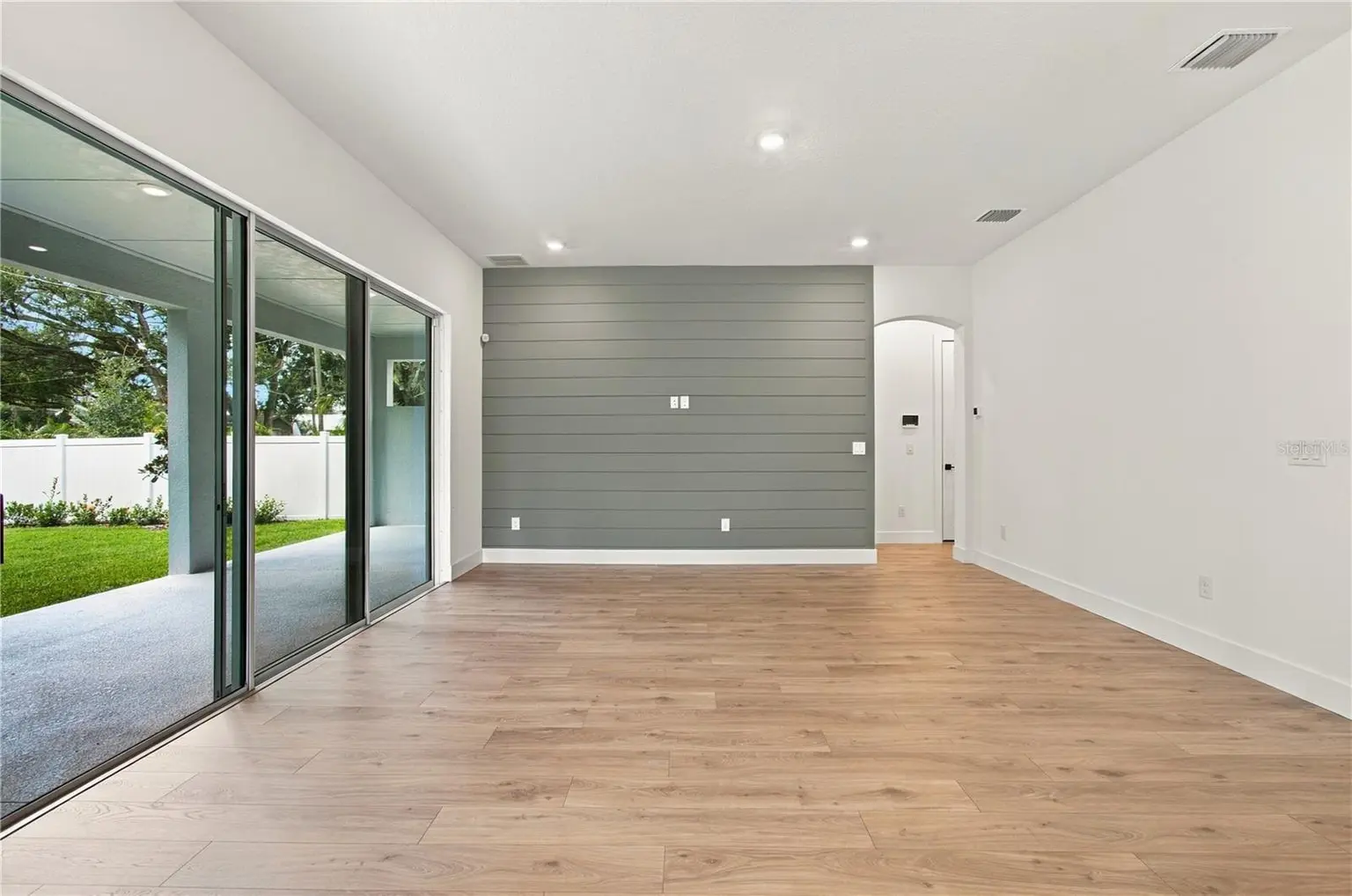 812 W ORIENT STREET, TAMPA, FL, photo 11 of 43