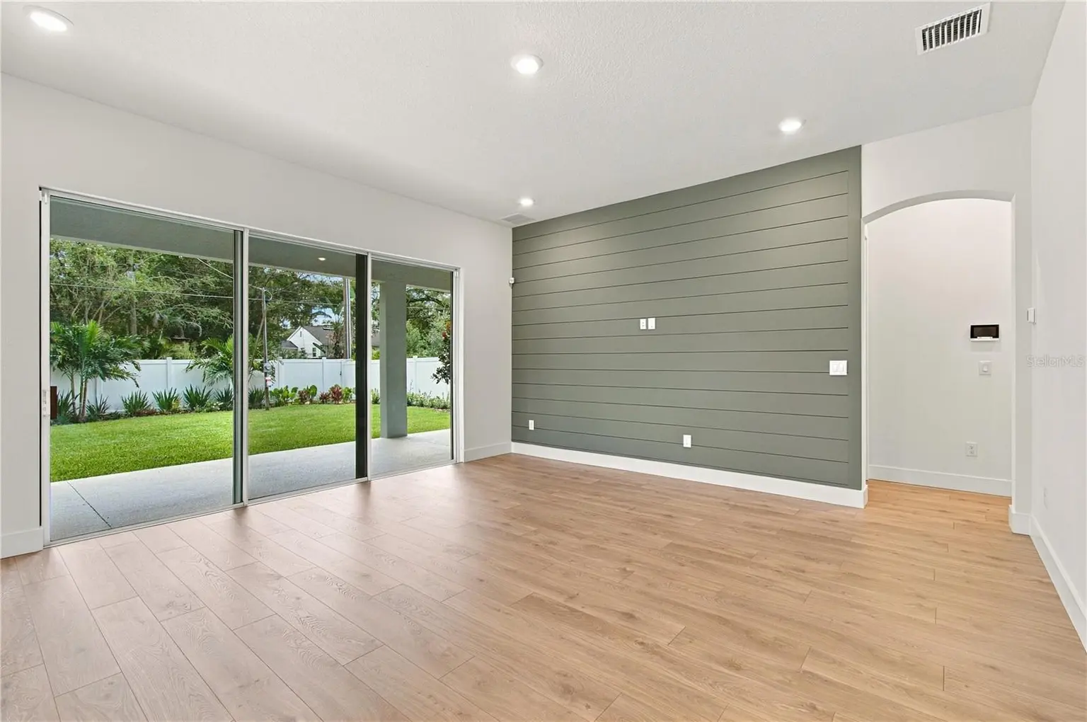 812 W ORIENT STREET, TAMPA, FL, photo 14 of 43