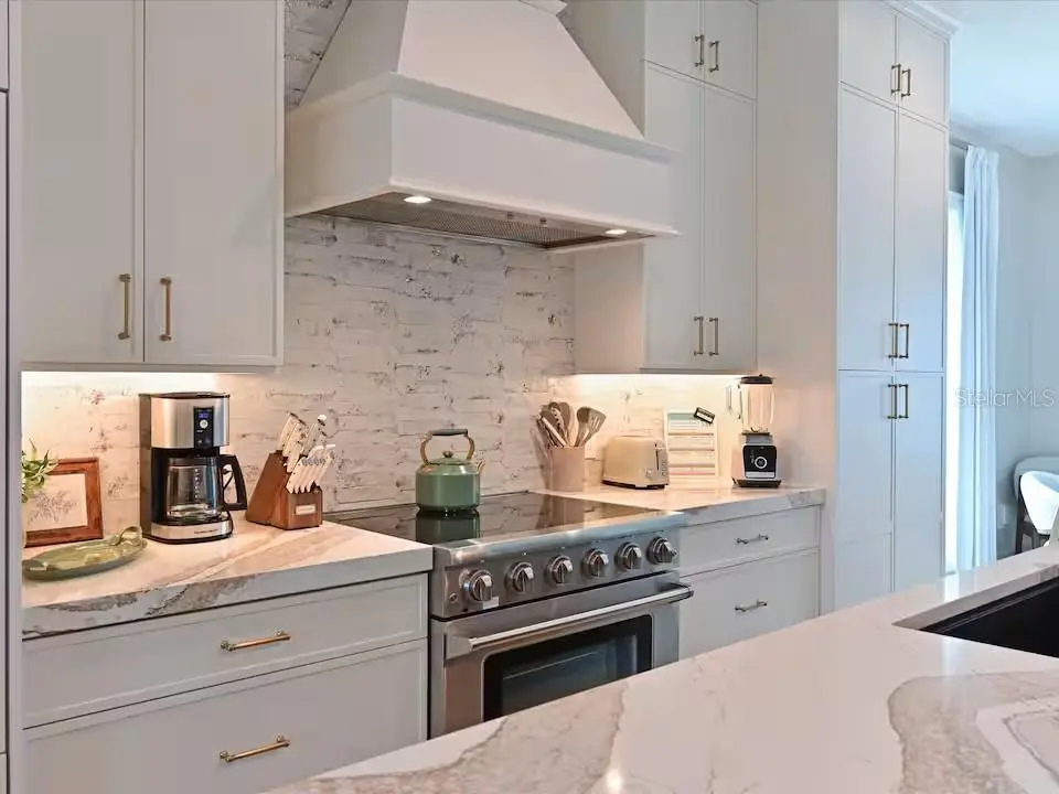 2209 AVENUE B, BRADENTON BEACH, FL, photo 12 of 43
