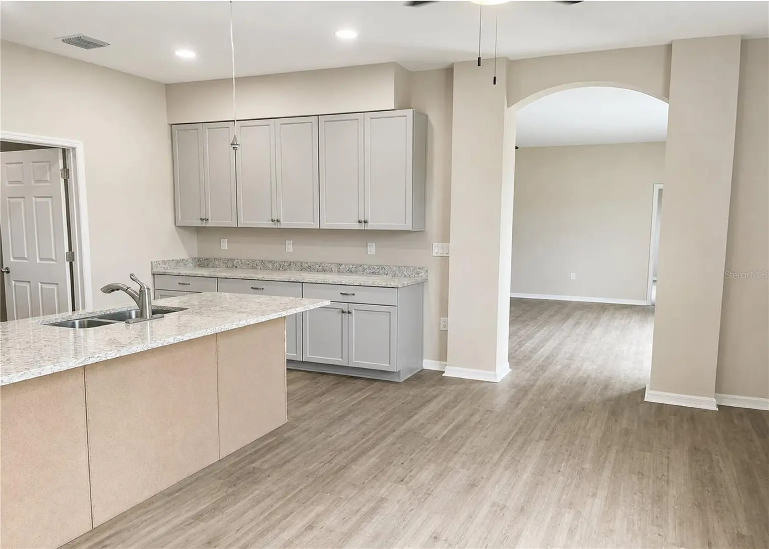 411 SHANNON ESTATES COURT, PLANT CITY, FL, photo 6 of 17