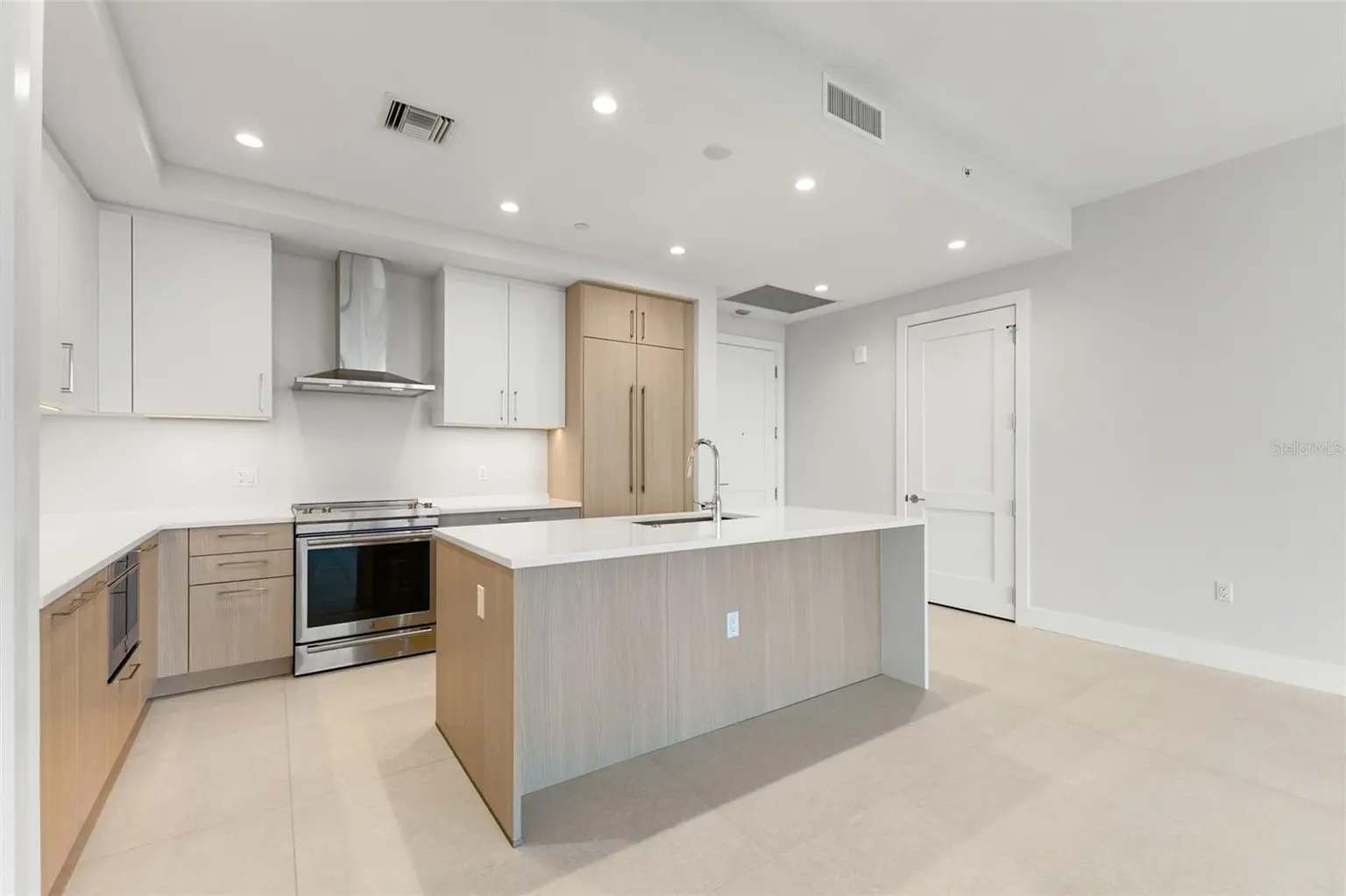 275 1ST AVENUE S #2308, ST PETERSBURG, FL, photo 4 of 48