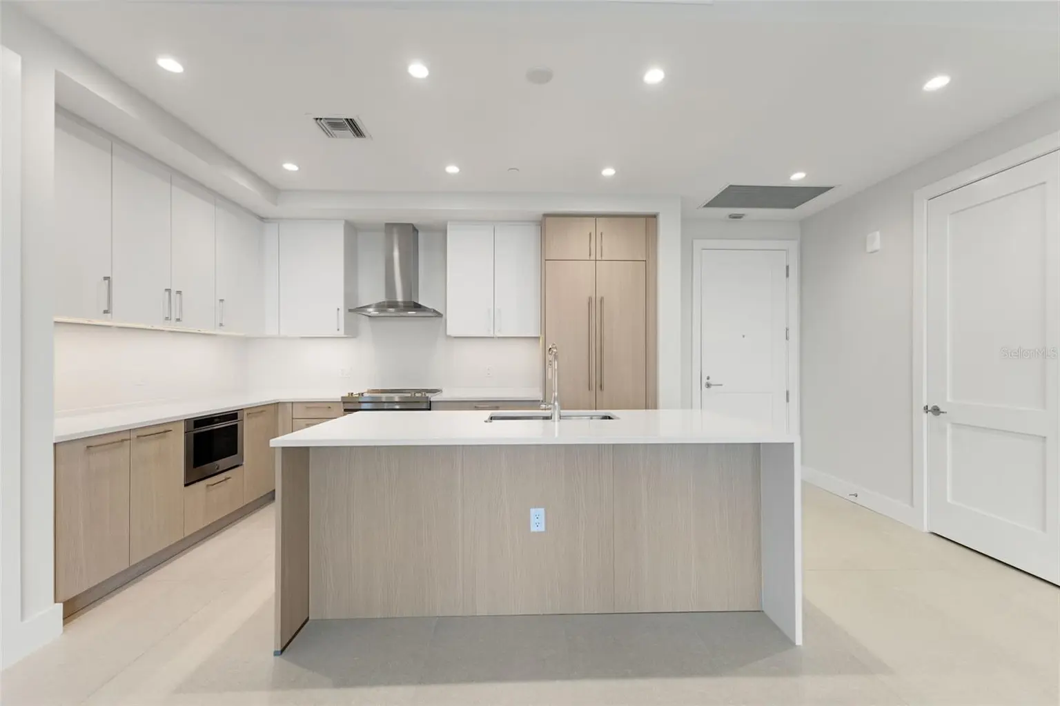 275 1ST AVENUE S #2308, ST PETERSBURG, FL, photo 5 of 48