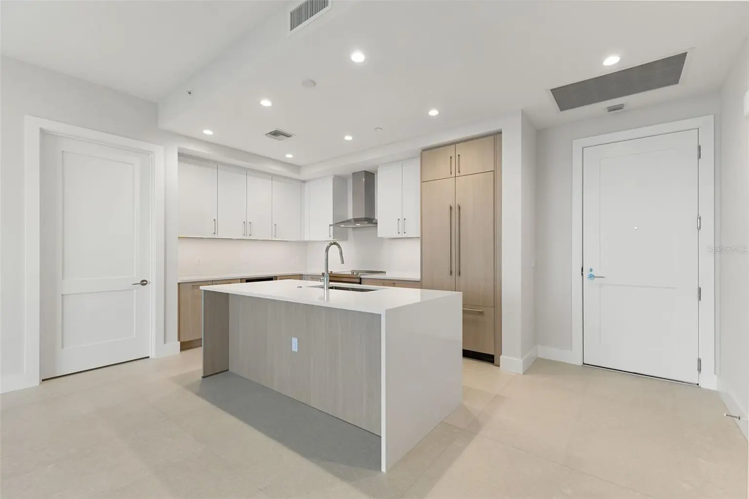 275 1ST AVENUE S #2308, ST PETERSBURG, FL, photo 11 of 48