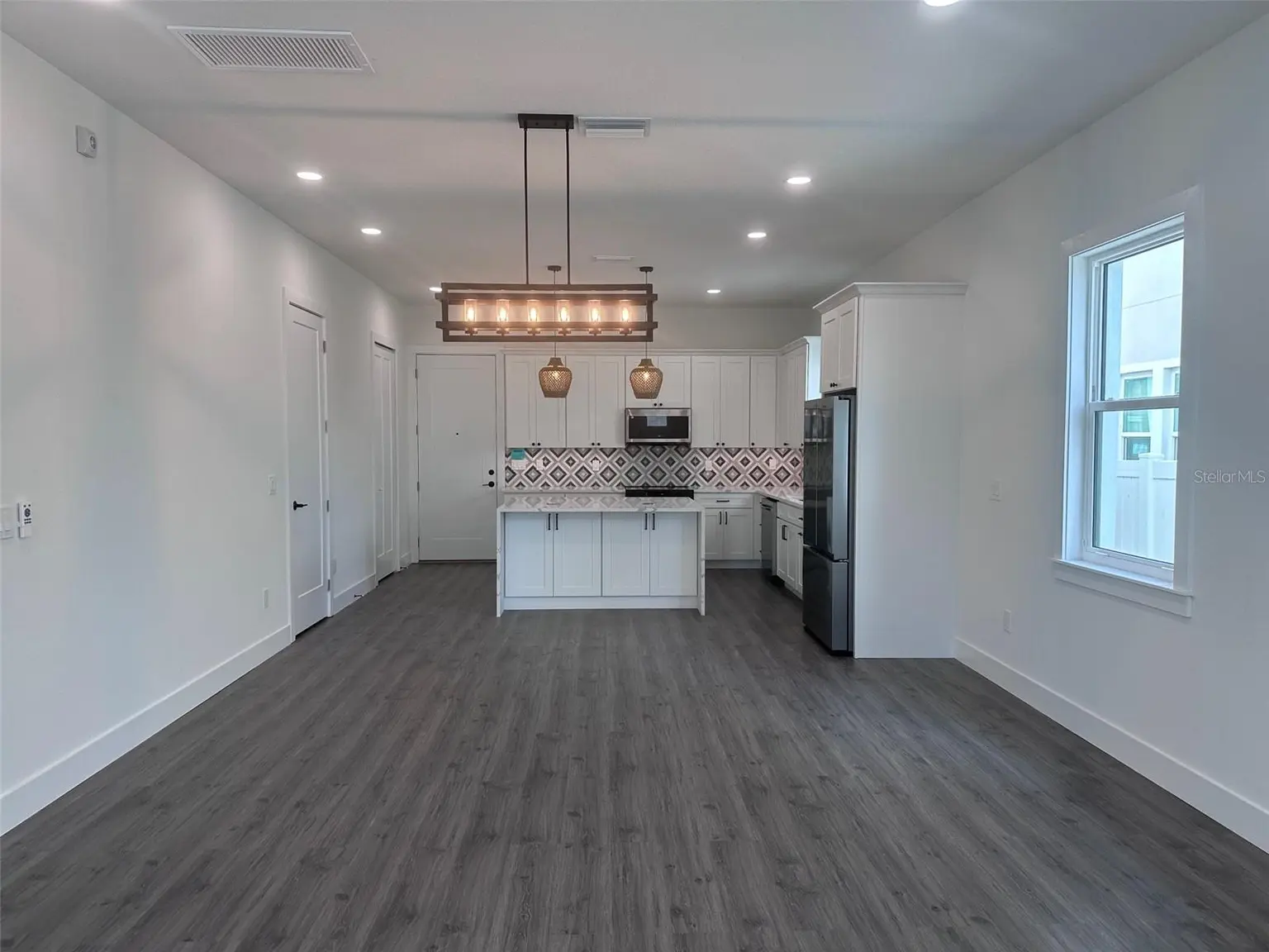 1525 29TH AVENUE N, ST PETERSBURG, FL, photo 7 of 24