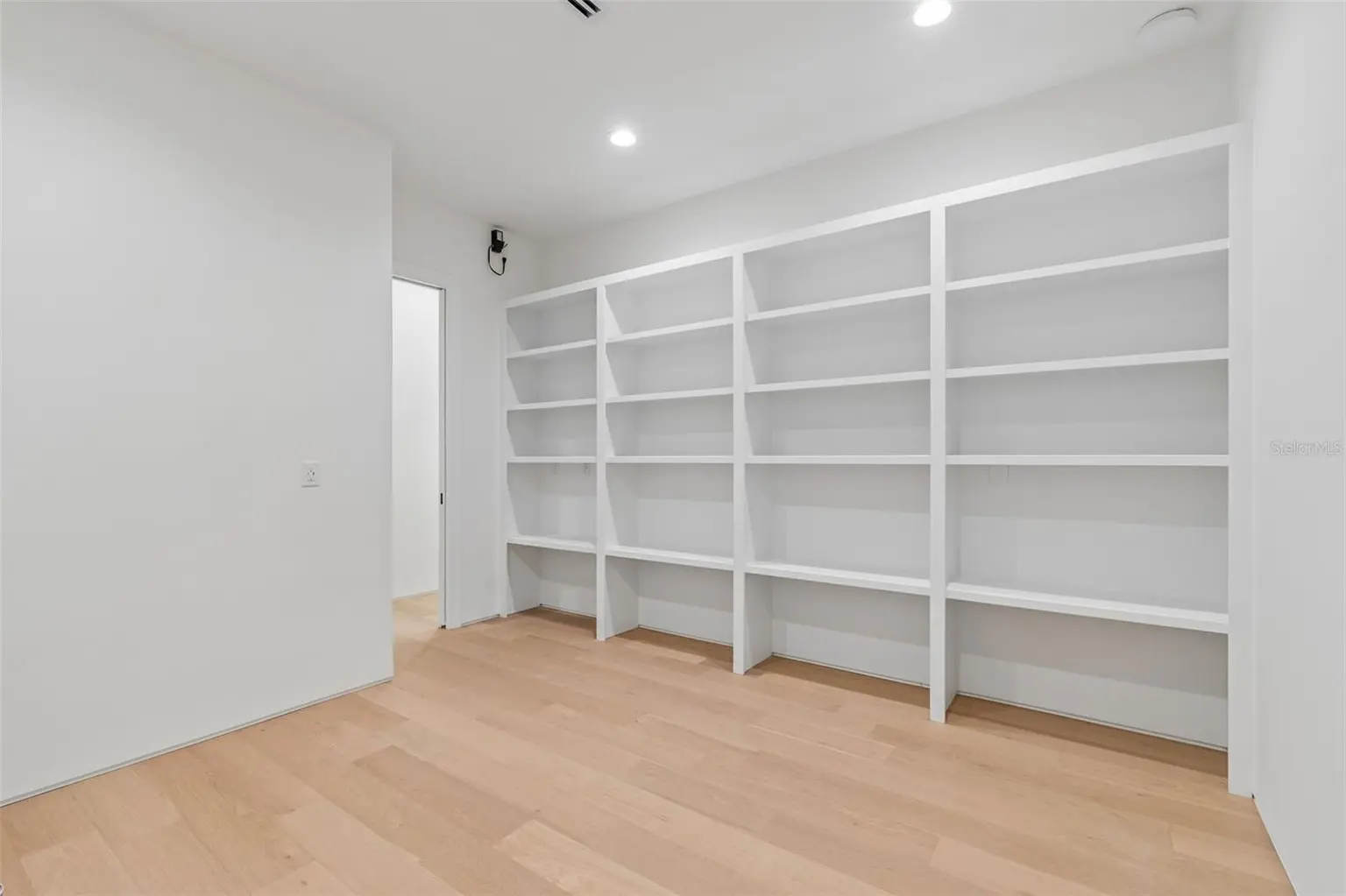 206 S TREASURE DRIVE, TAMPA, FL, photo 24 of 74