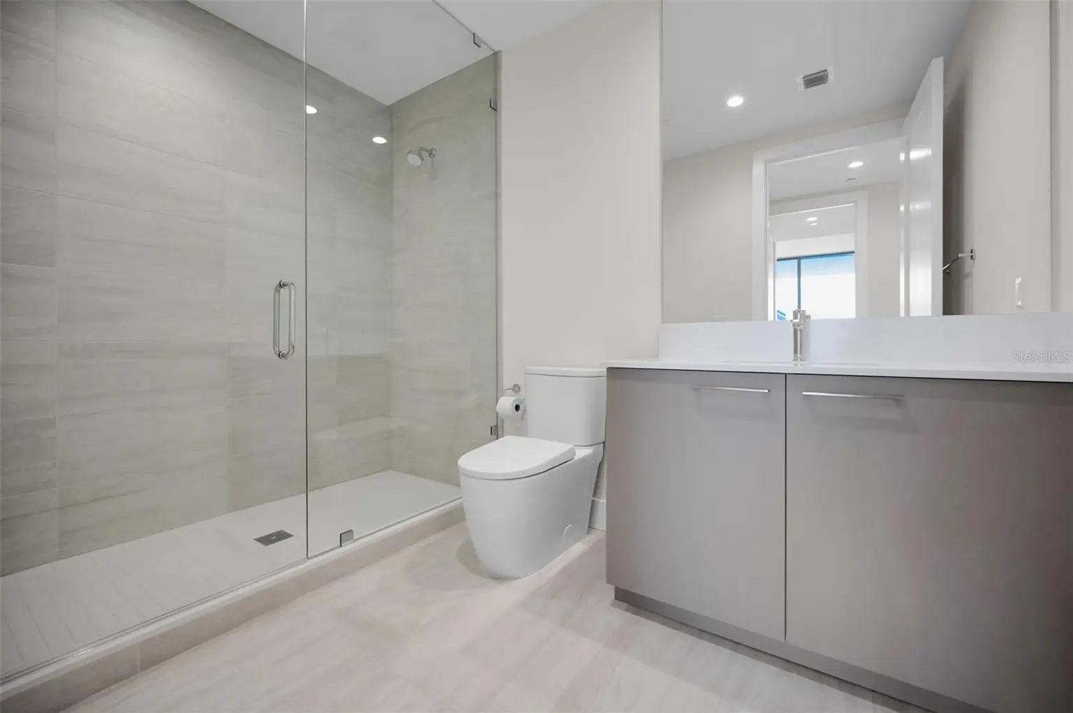 275 1ST AVENUE S #3503, ST PETERSBURG, FL, photo 24 of 56