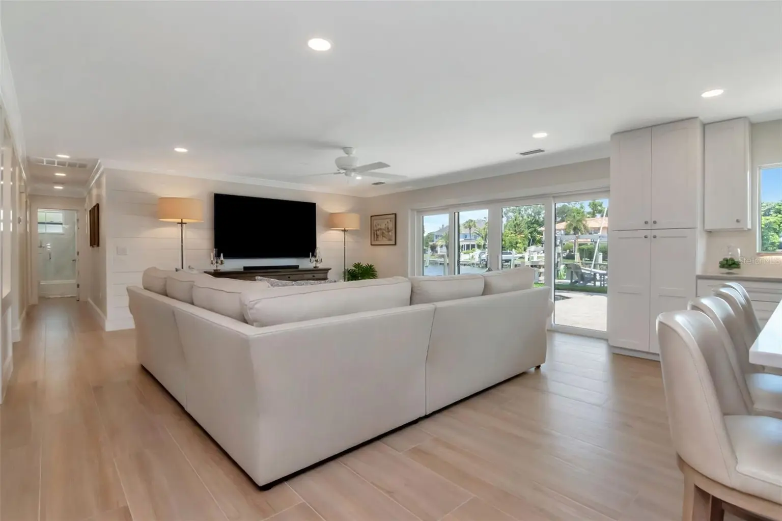 4927 W MELROSE AVENUE N, TAMPA, FL, photo 4 of 70