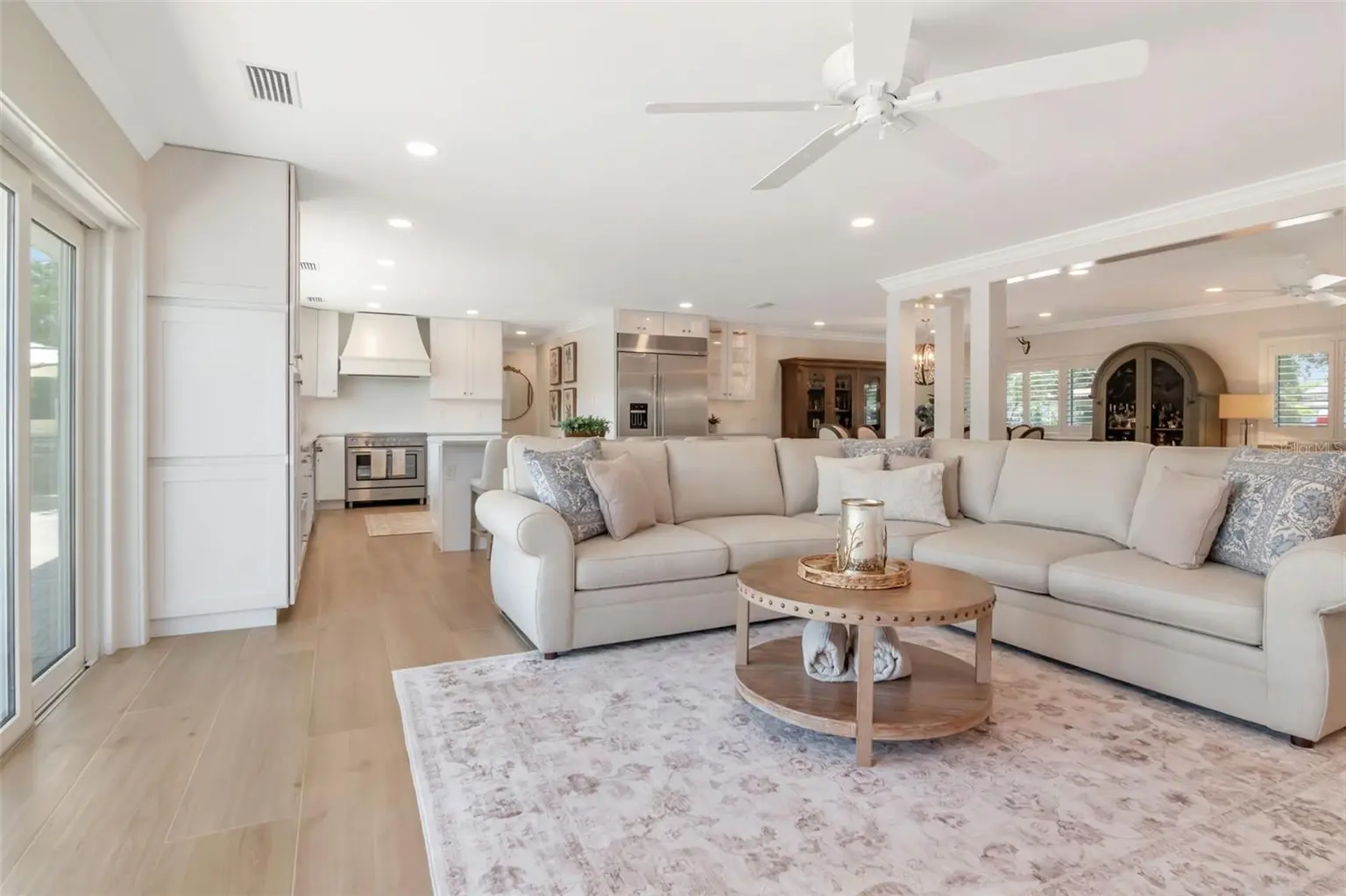 4927 W MELROSE AVENUE N, TAMPA, FL, photo 7 of 70