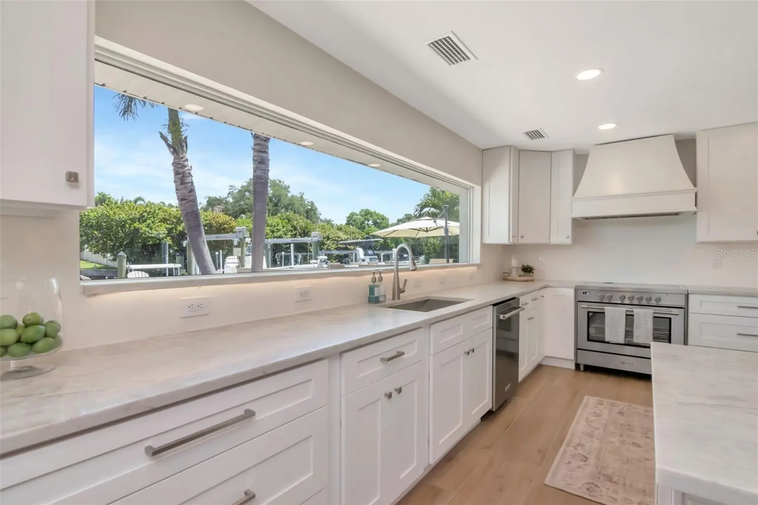 4927 W MELROSE AVENUE N, TAMPA, FL, photo 11 of 70