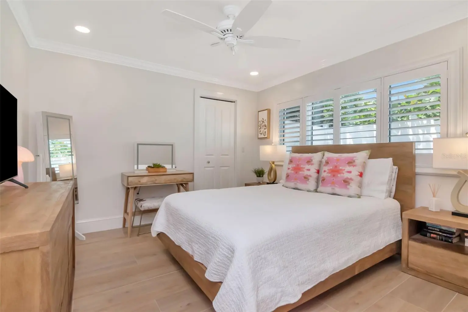 4927 W MELROSE AVENUE N, TAMPA, FL, photo 18 of 70