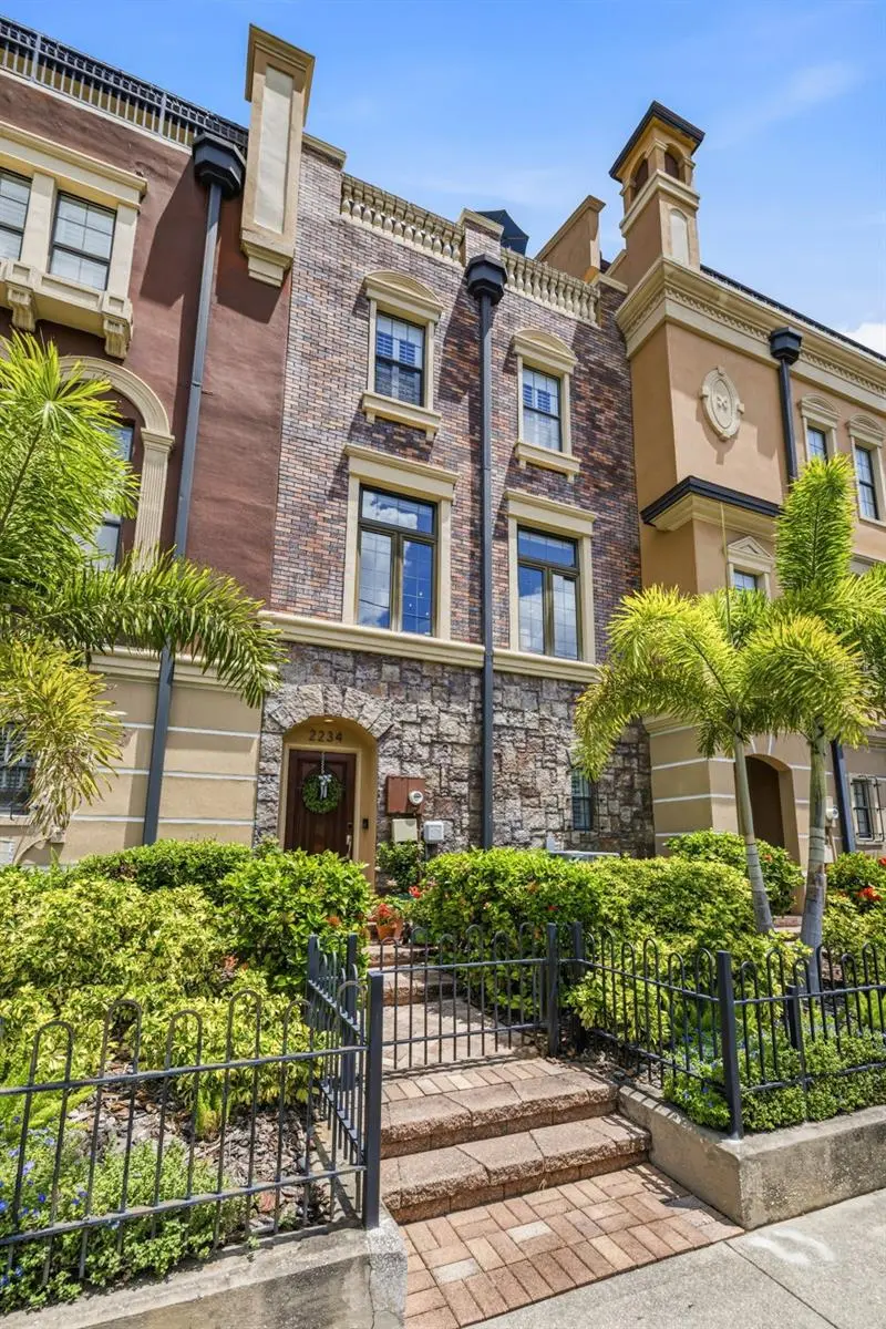 2234 SOHO BAY CT, TAMPA, FL