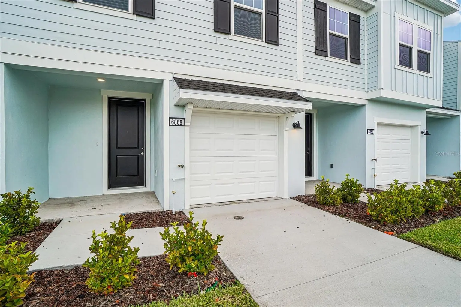 Twin Oaks home, photo 7 of 8