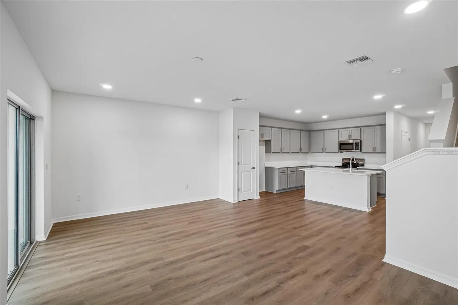 6868 HOLCOMBE DOWN DRIVE, ZEPHYRHILLS, FL, photo 11 of 30