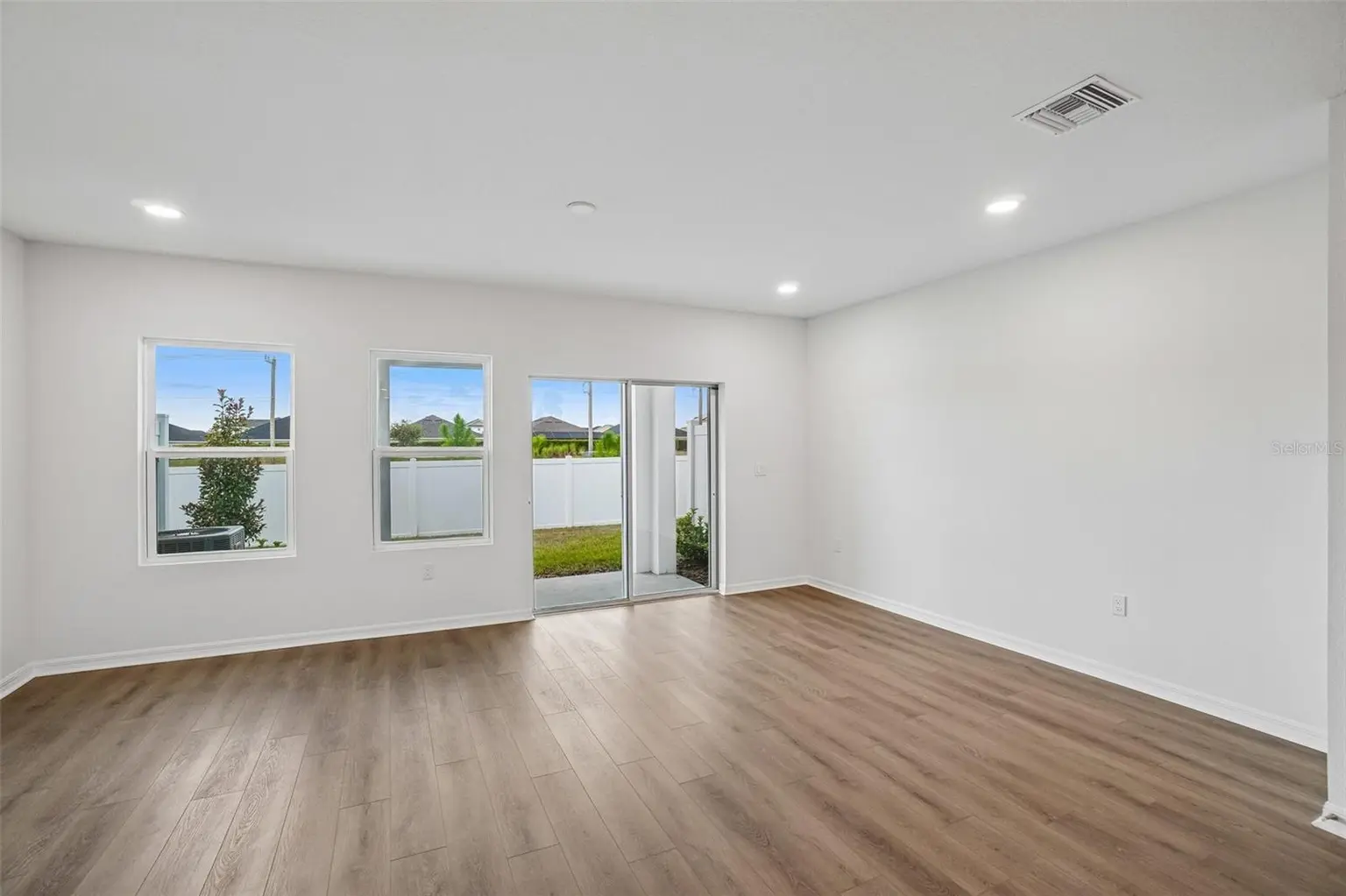 6868 HOLCOMBE DOWN DRIVE, ZEPHYRHILLS, FL, photo 12 of 30