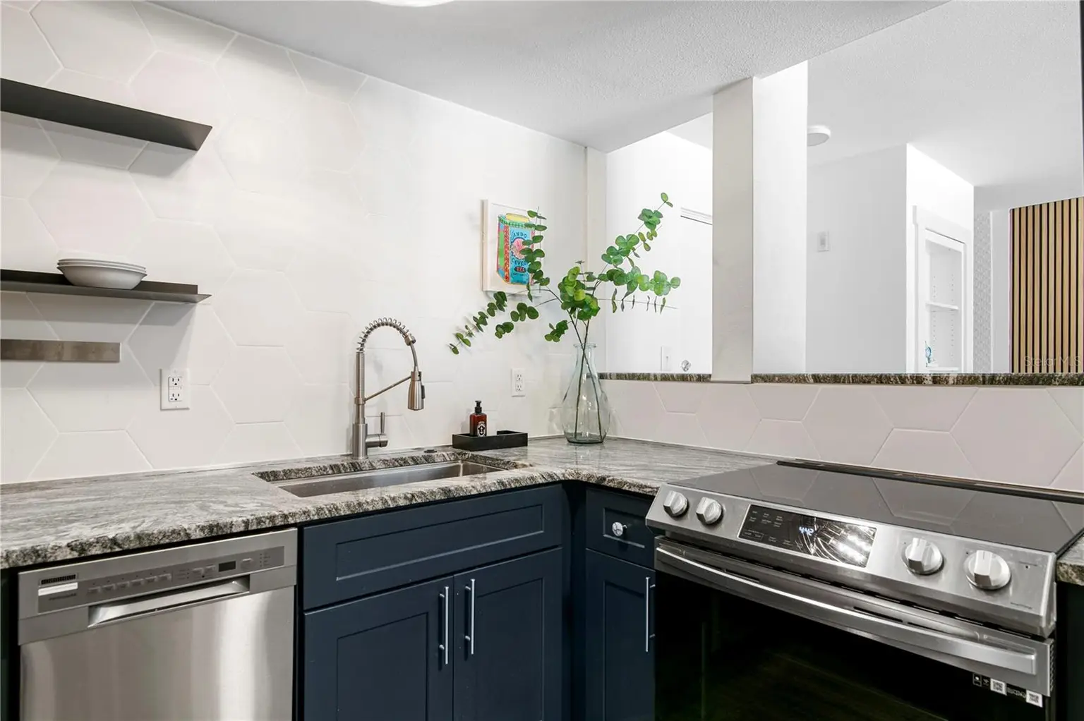 2302 S MANHATTAN AVENUE #108, TAMPA, FL, photo 11 of 25