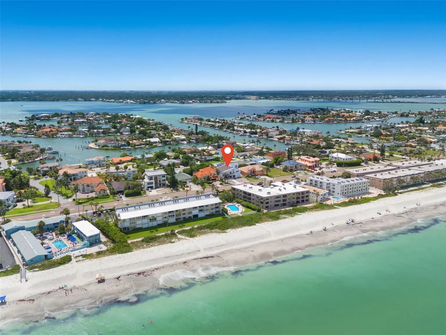 Belleair Beach Yacht Club Estates home, photo 3 of 8
