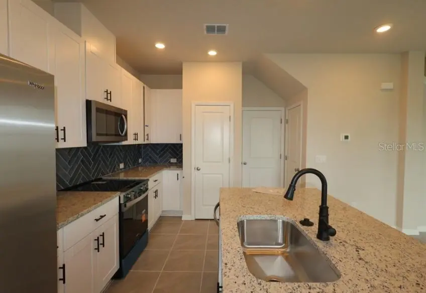 3550 CASPIAN CHERVIL STREET, WESLEY CHAPEL, FL, photo 10 of 17