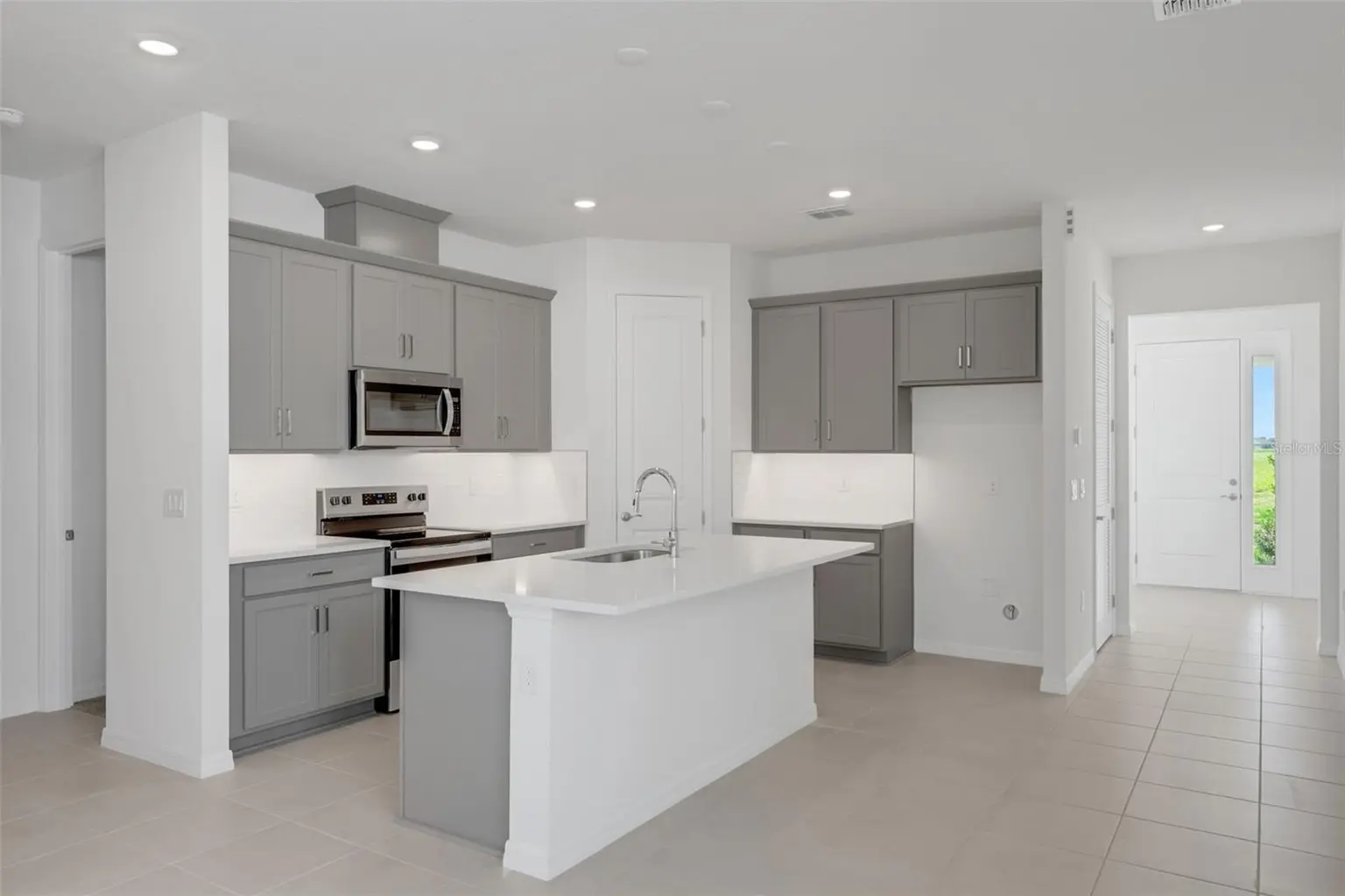 8124 SUNNY POINT TRAIL, PARRISH, FL, photo 18 of 36
