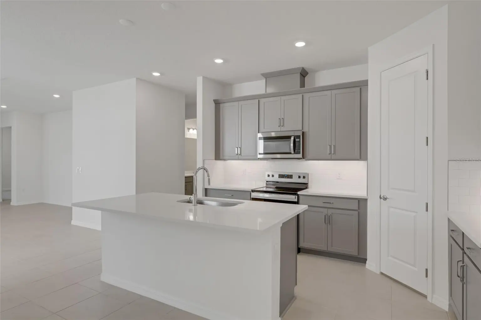 8124 SUNNY POINT TRAIL, PARRISH, FL, photo 19 of 36