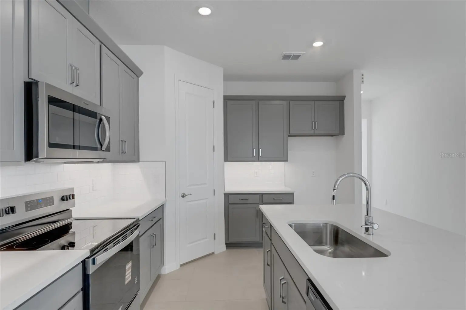 8124 SUNNY POINT TRAIL, PARRISH, FL, photo 21 of 36