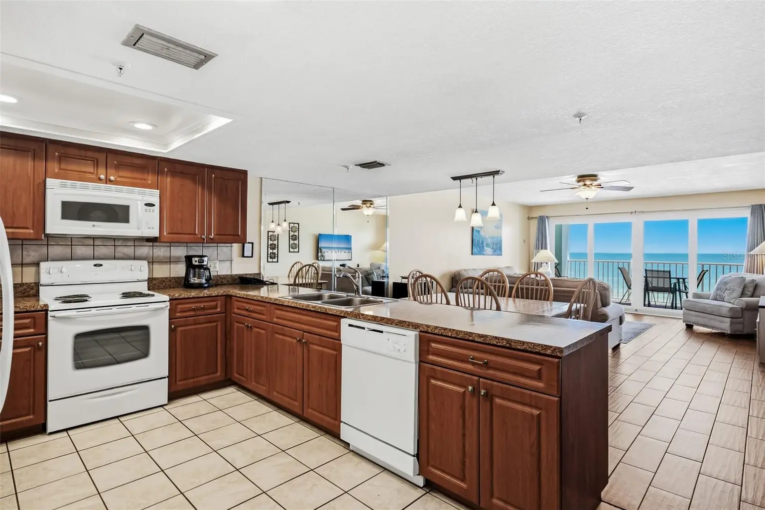 17200 GULF BOULEVARD #202, NORTH REDINGTON BEACH, FL, photo 15 of 41