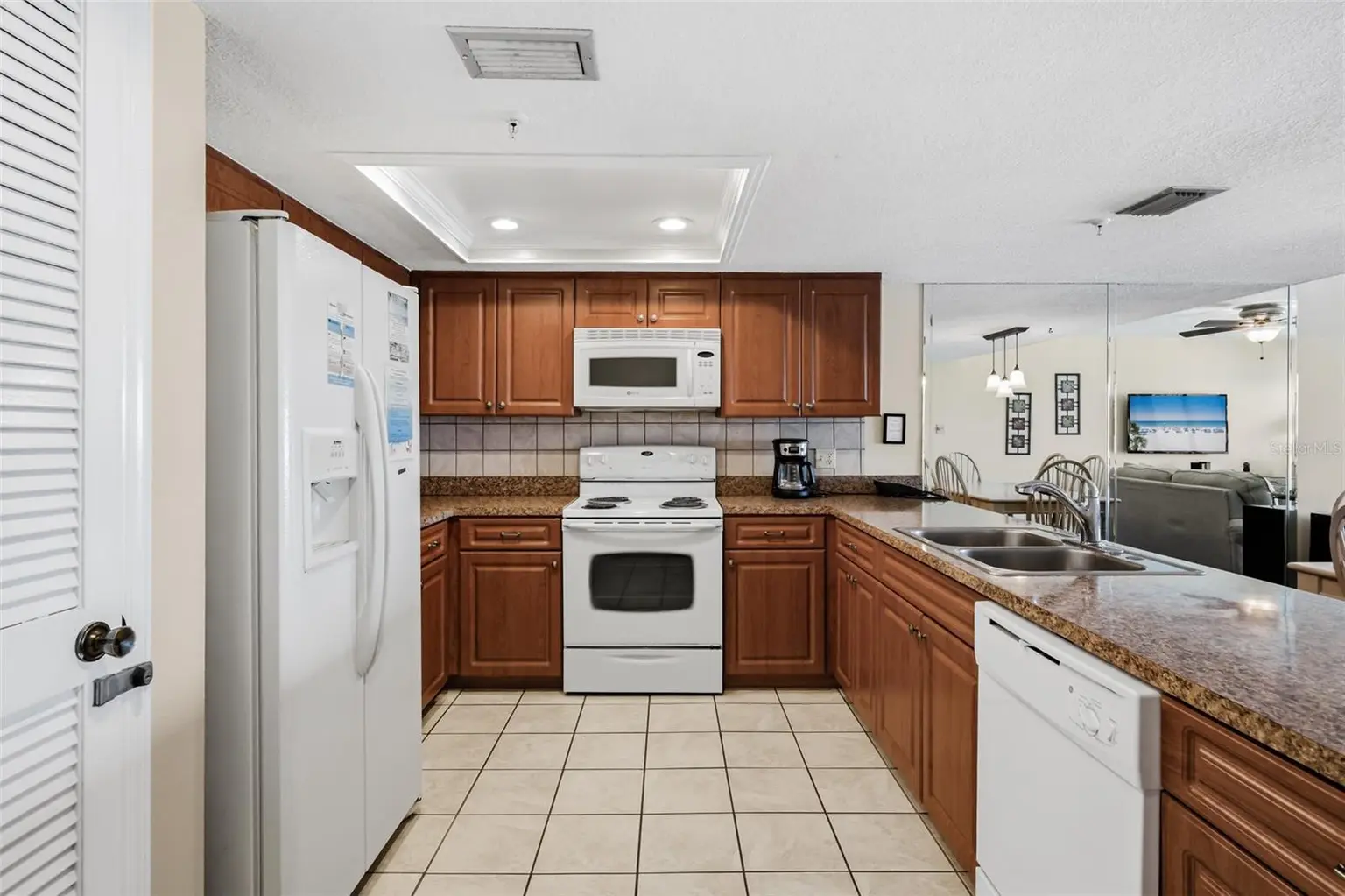 17200 GULF BOULEVARD #202, NORTH REDINGTON BEACH, FL, photo 17 of 41