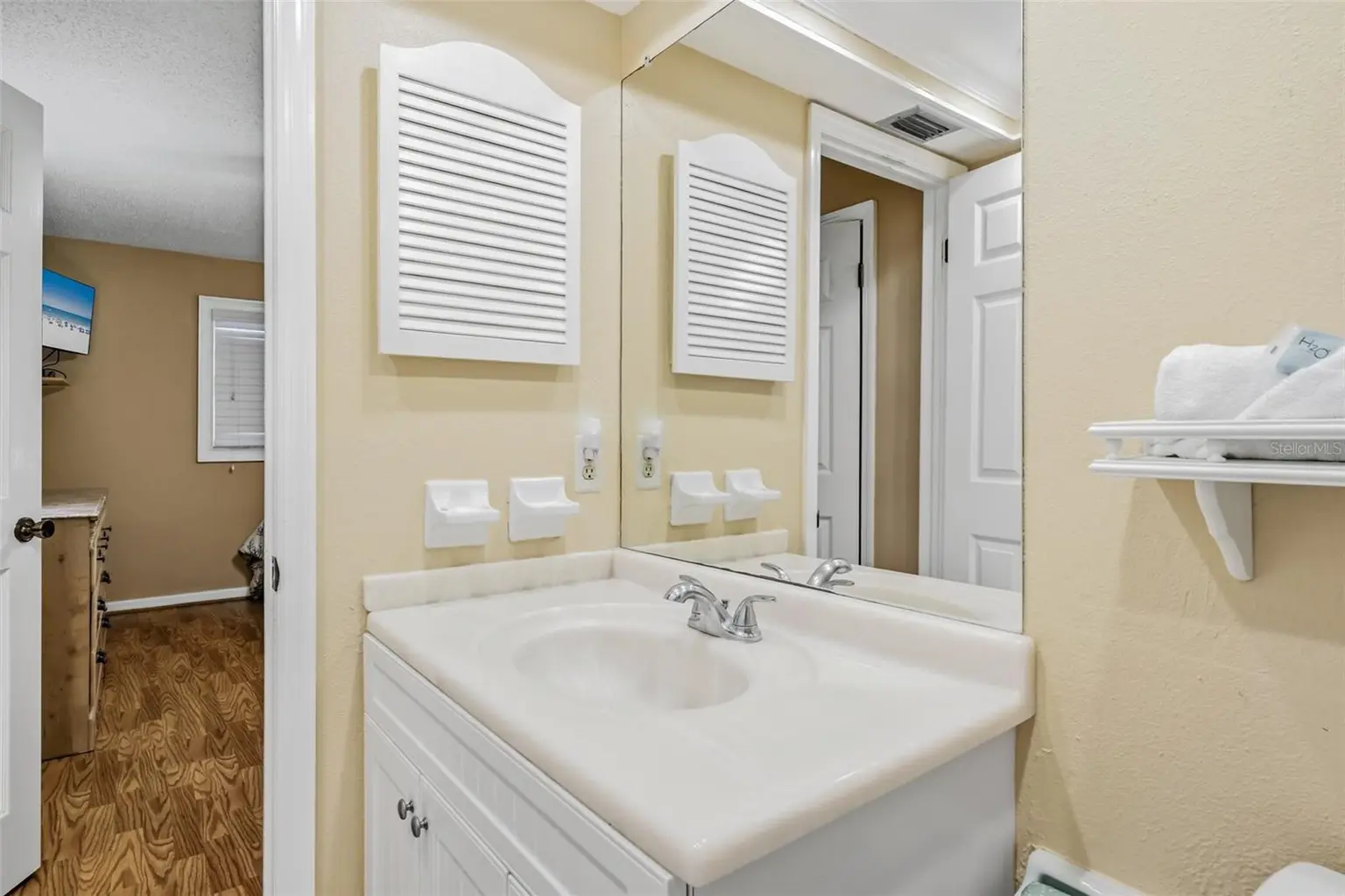 17200 GULF BOULEVARD #202, NORTH REDINGTON BEACH, FL, photo 23 of 41