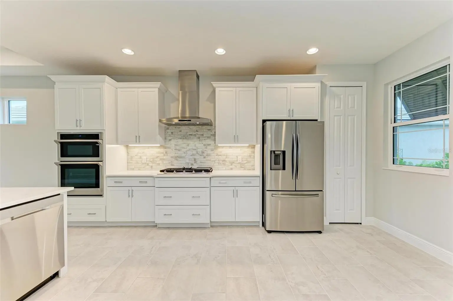 172 VAN GOGH COVE, BRADENTON, FL, photo 8 of 43