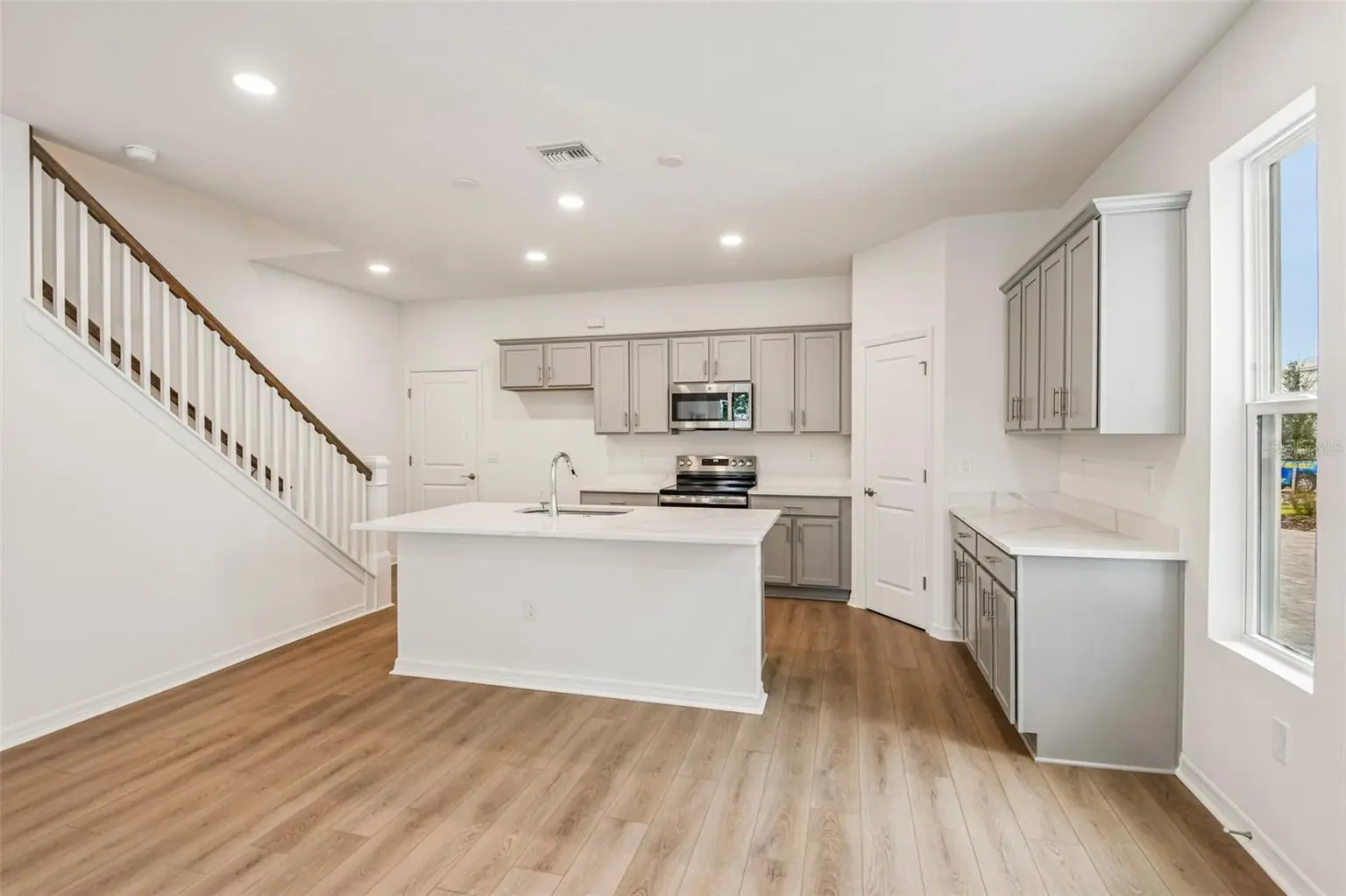 616 SILVER STREAM COURT, BRANDON, FL, photo 13 of 59