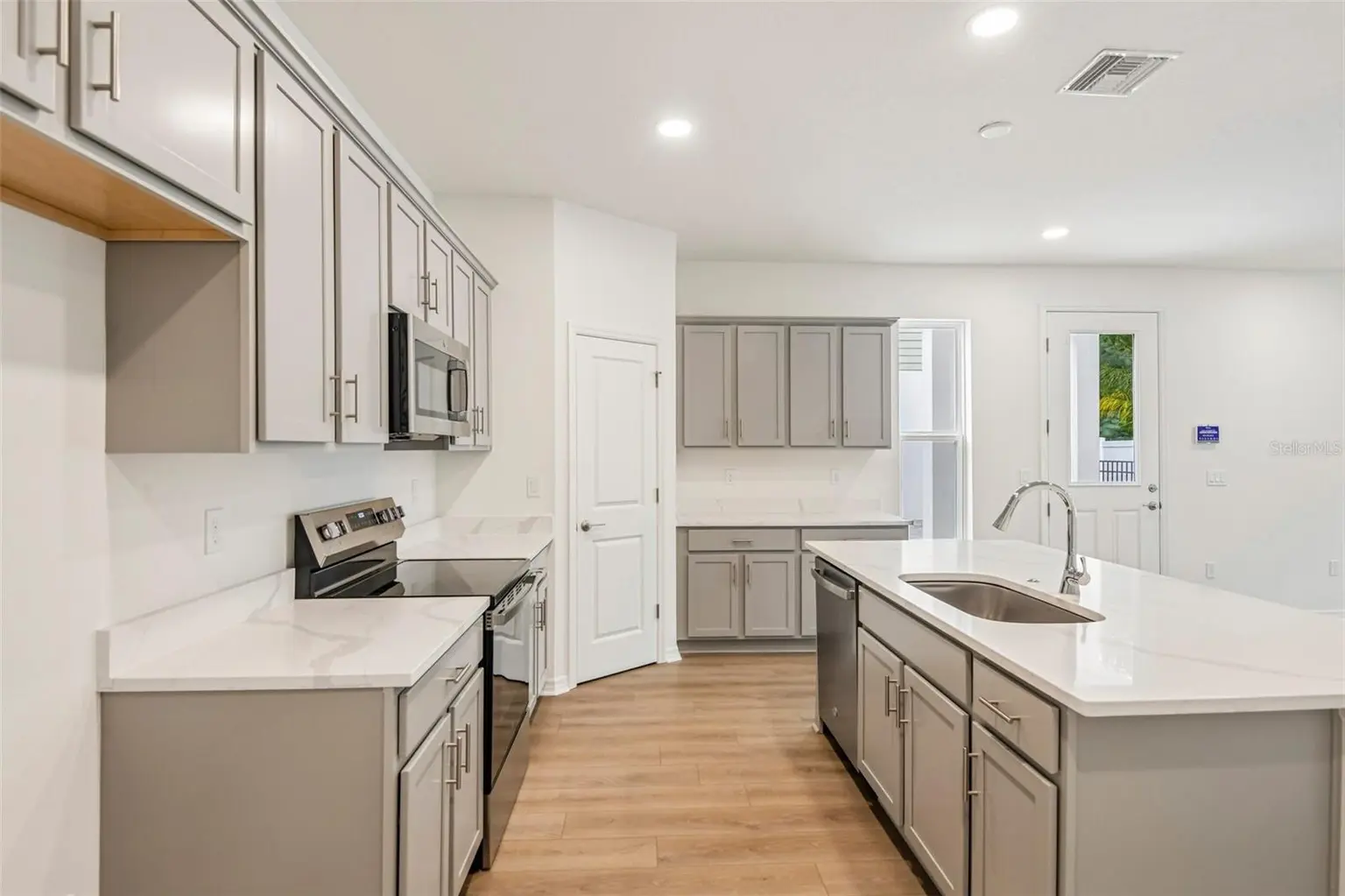 616 SILVER STREAM COURT, BRANDON, FL, photo 16 of 59