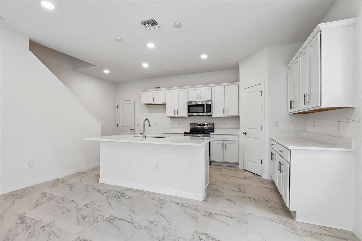607 SILVER STREAM COURT, BRANDON, FL, photo 13 of 34
