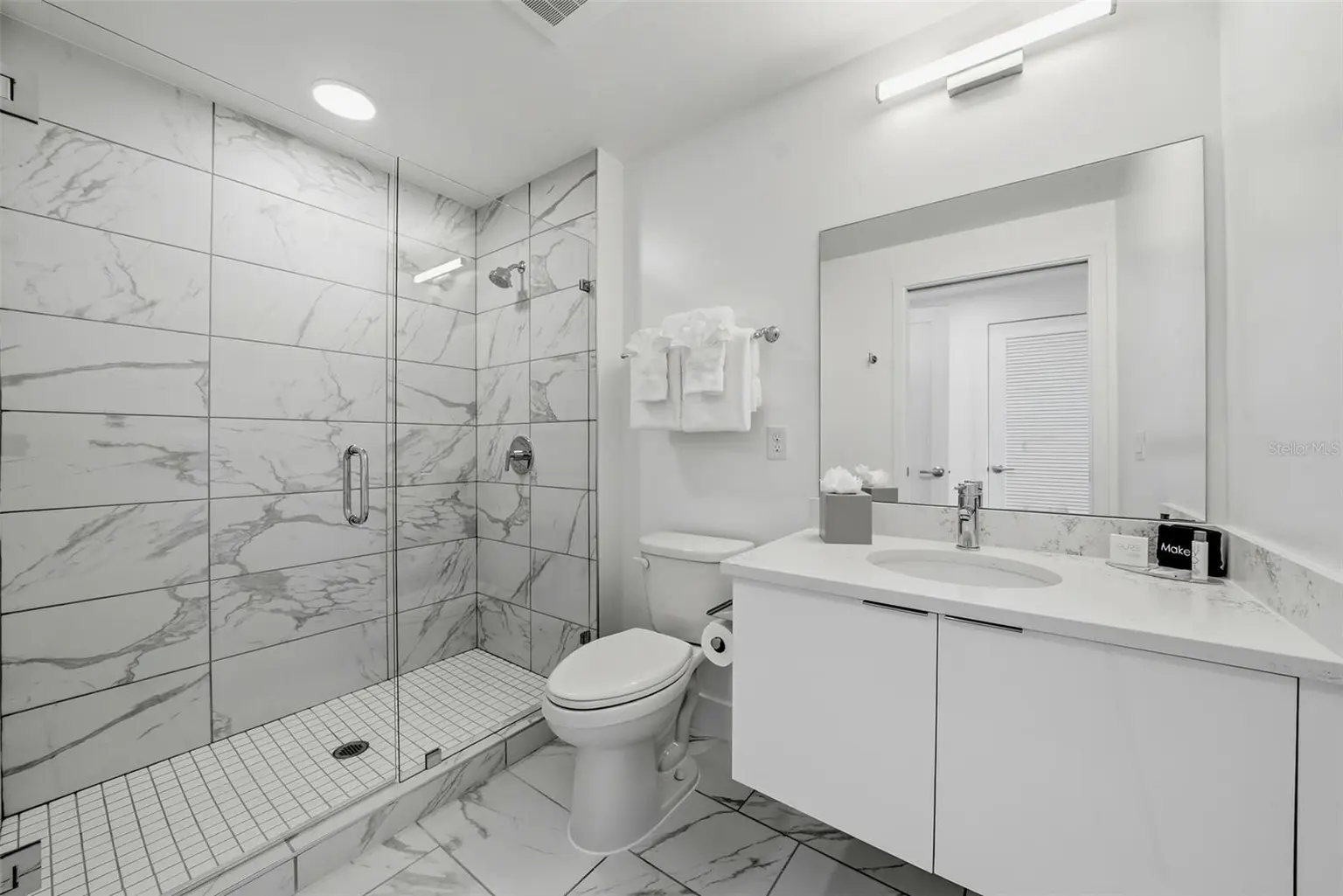 411 E SHORE DRIVE #509, CLEARWATER BEACH, FL, photo 6 of 19