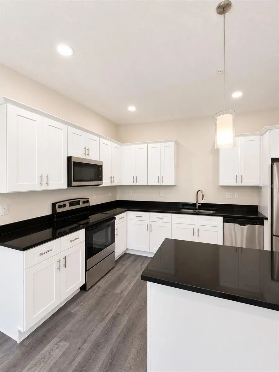 4347 CAMBIO GARDENS COURT, TAMPA, FL, photo 11 of 38