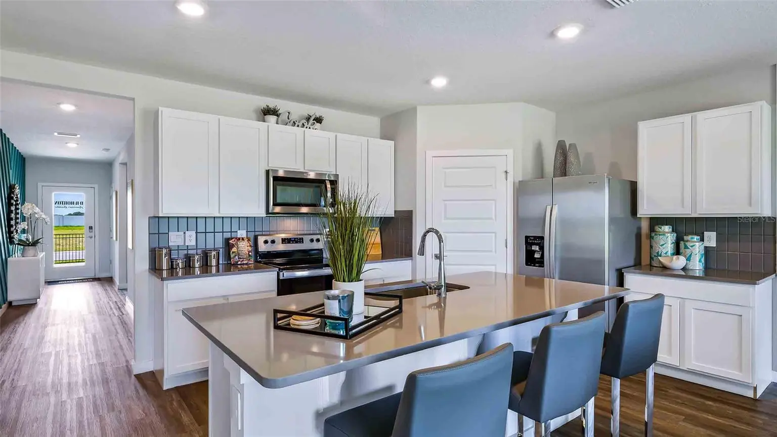 18227 BEEHIVE TERRACE, LAKEWOOD RANCH, FL, photo 2 of 42