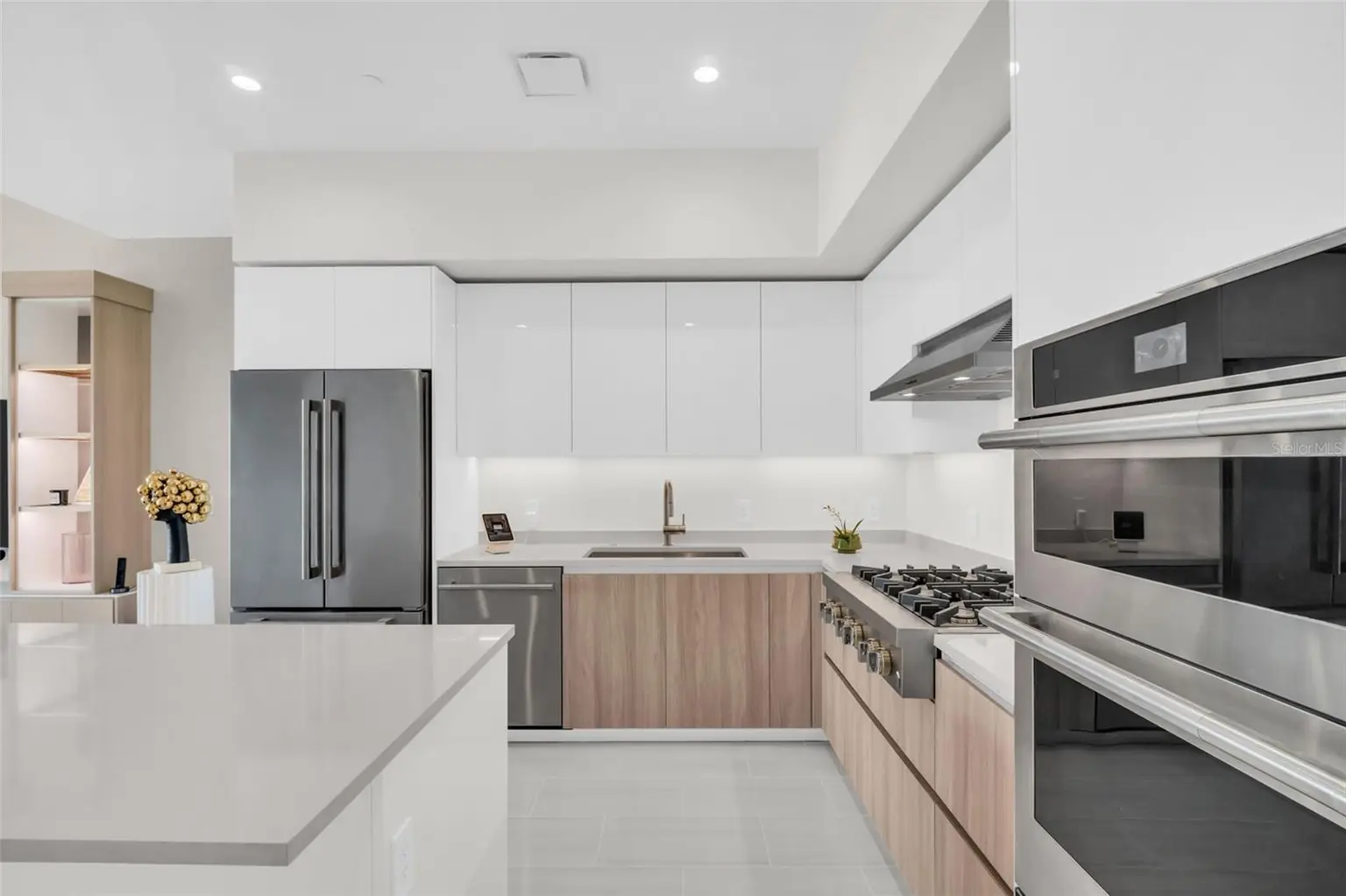 400 CENTRAL AVENUE #2705, ST PETERSBURG, FL, photo 2 of 17