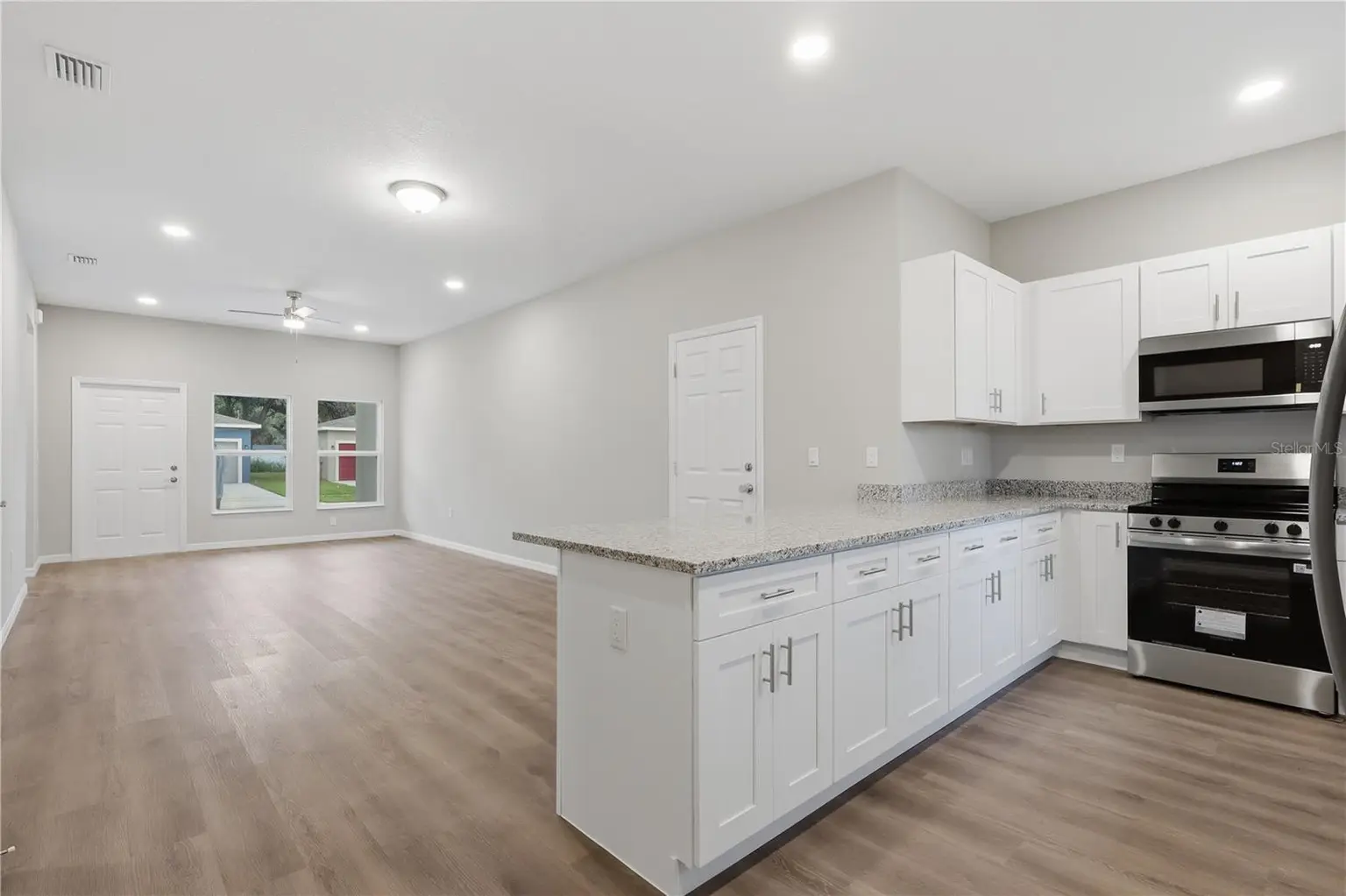 5029 FINDERS CT, TAMPA, FL, photo 2 of 16