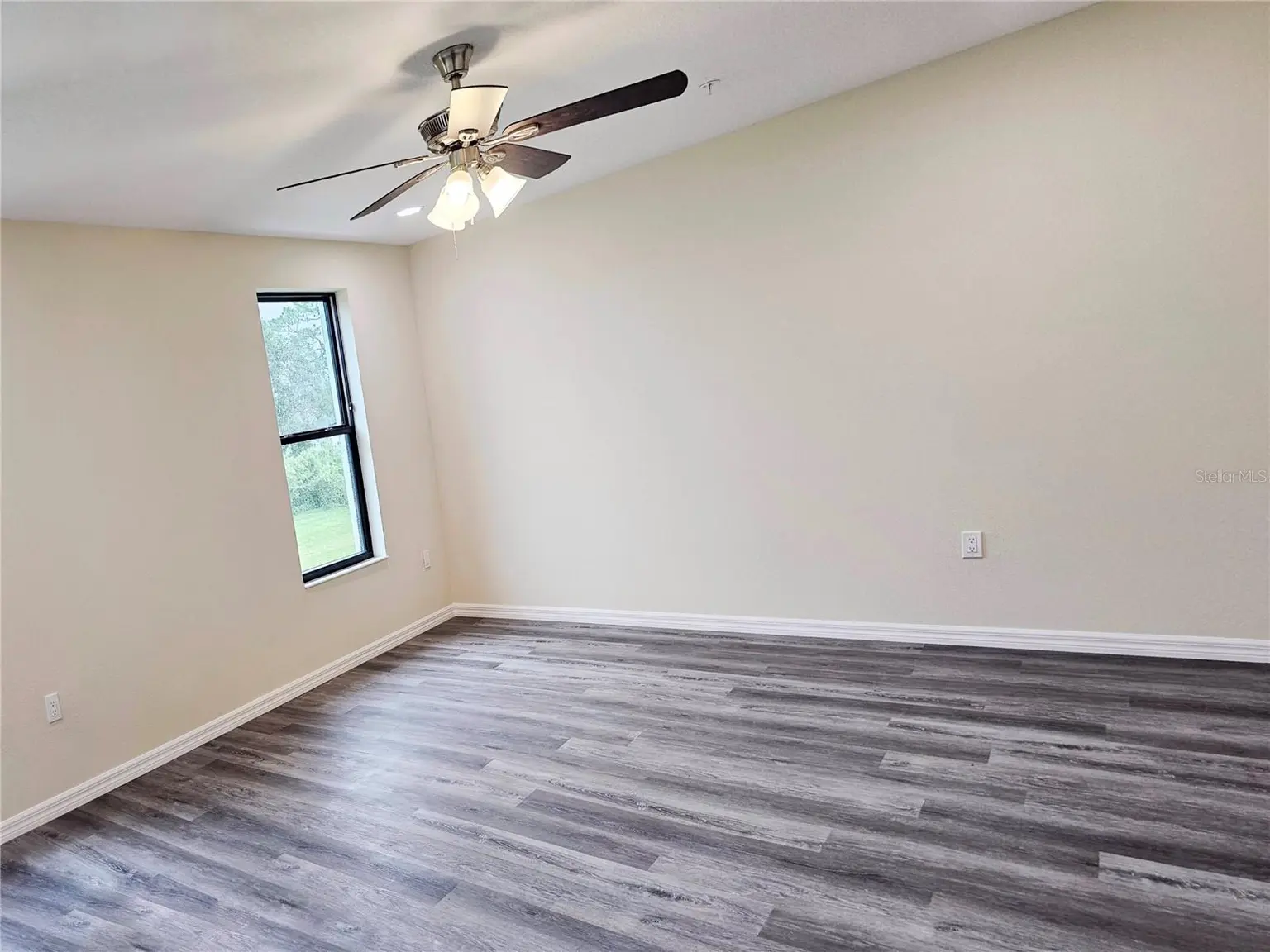 4371 CAMBIO GARDENS COURT, TAMPA, FL, photo 6 of 9