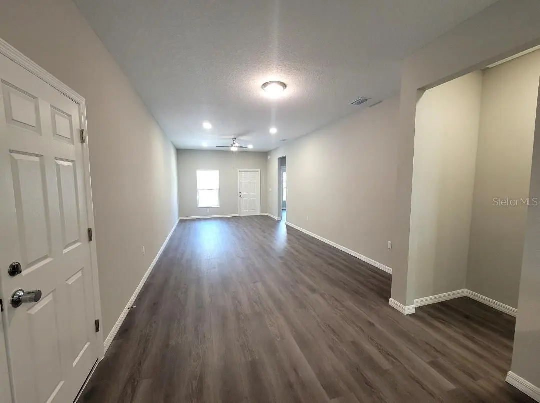 5025 FINDERS COURT, TAMPA, FL, photo 2 of 10