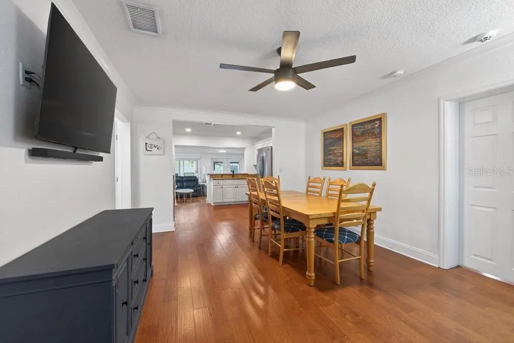 1715 S HUBERT AVENUE, TAMPA, FL, photo 5 of 59
