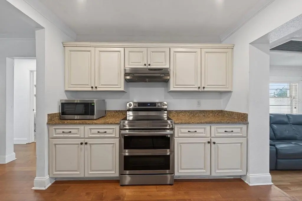 1715 S HUBERT AVENUE, TAMPA, FL, photo 14 of 59