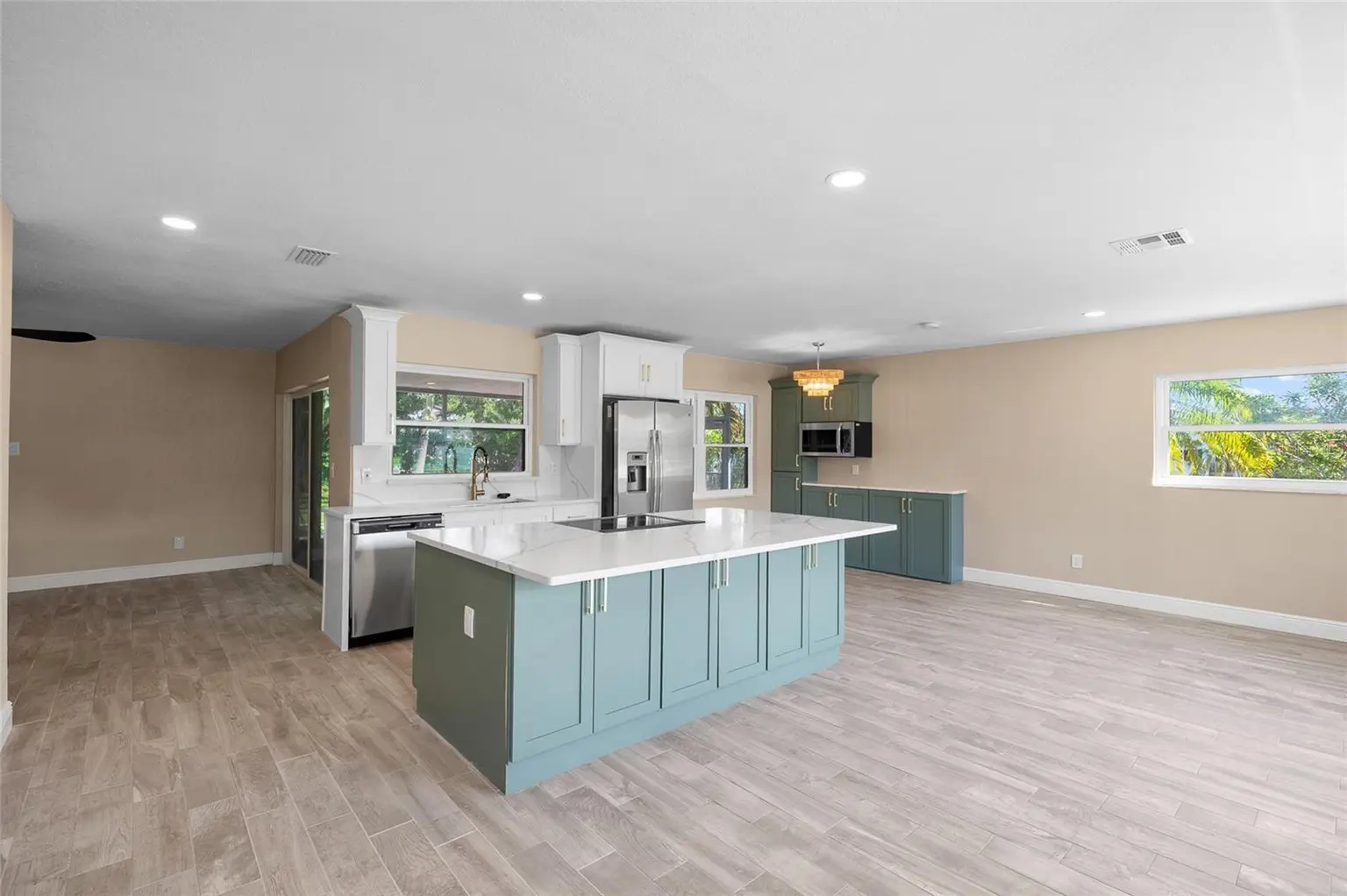 5901 DENVER STREET NE, ST PETERSBURG, FL, photo 4 of 42