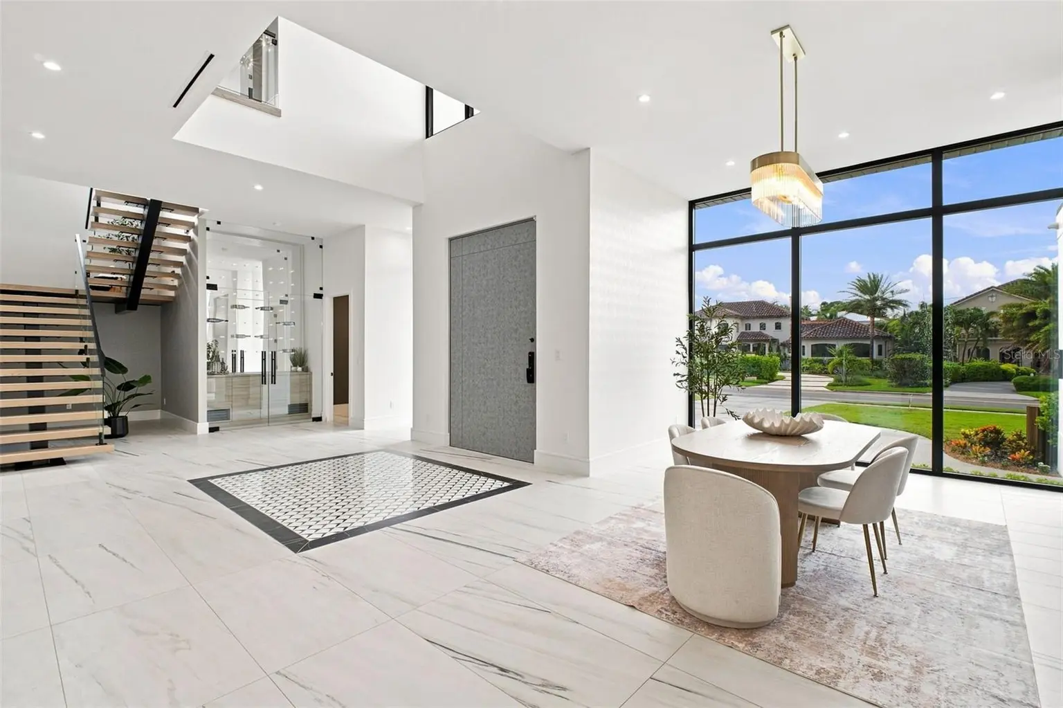 1076 SNELL ISLE BOULEVARD NE, ST PETERSBURG, FL, photo 6 of 52