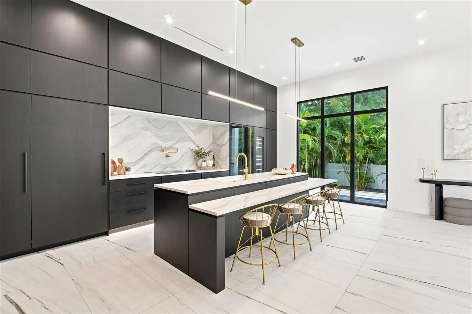 1076 SNELL ISLE BOULEVARD NE, ST PETERSBURG, FL, photo 11 of 52