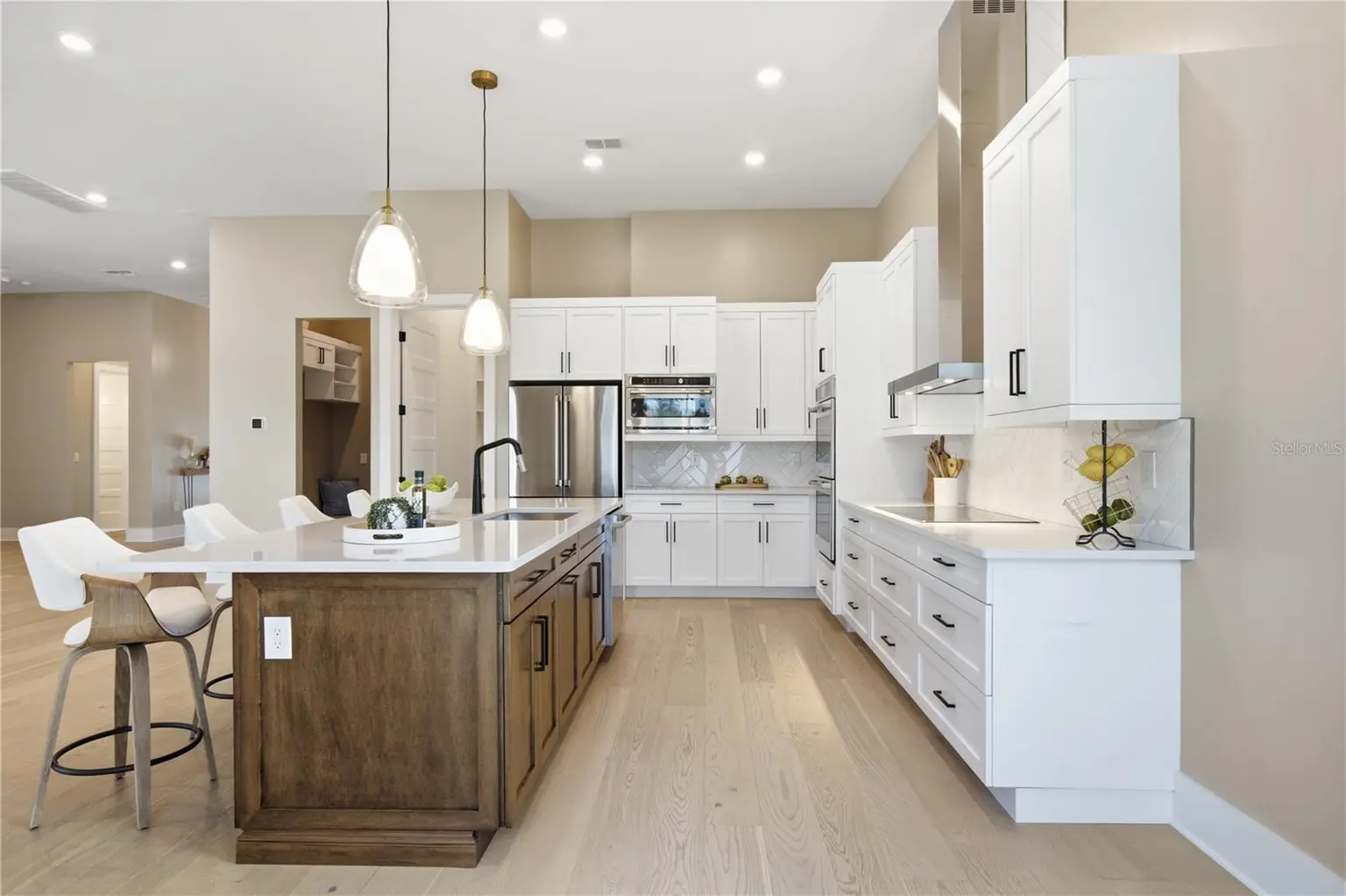4022 W BAY TO BAY BOULEVARD, TAMPA, FL, photo 8 of 38