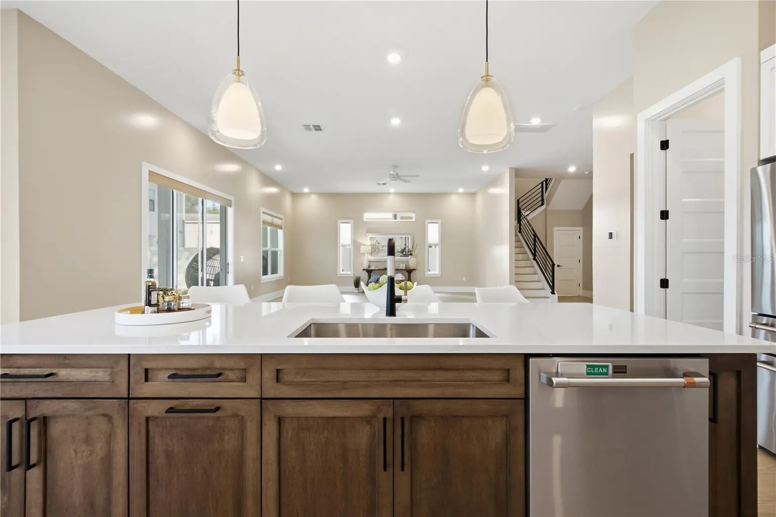4022 W BAY TO BAY BOULEVARD, TAMPA, FL, photo 10 of 38