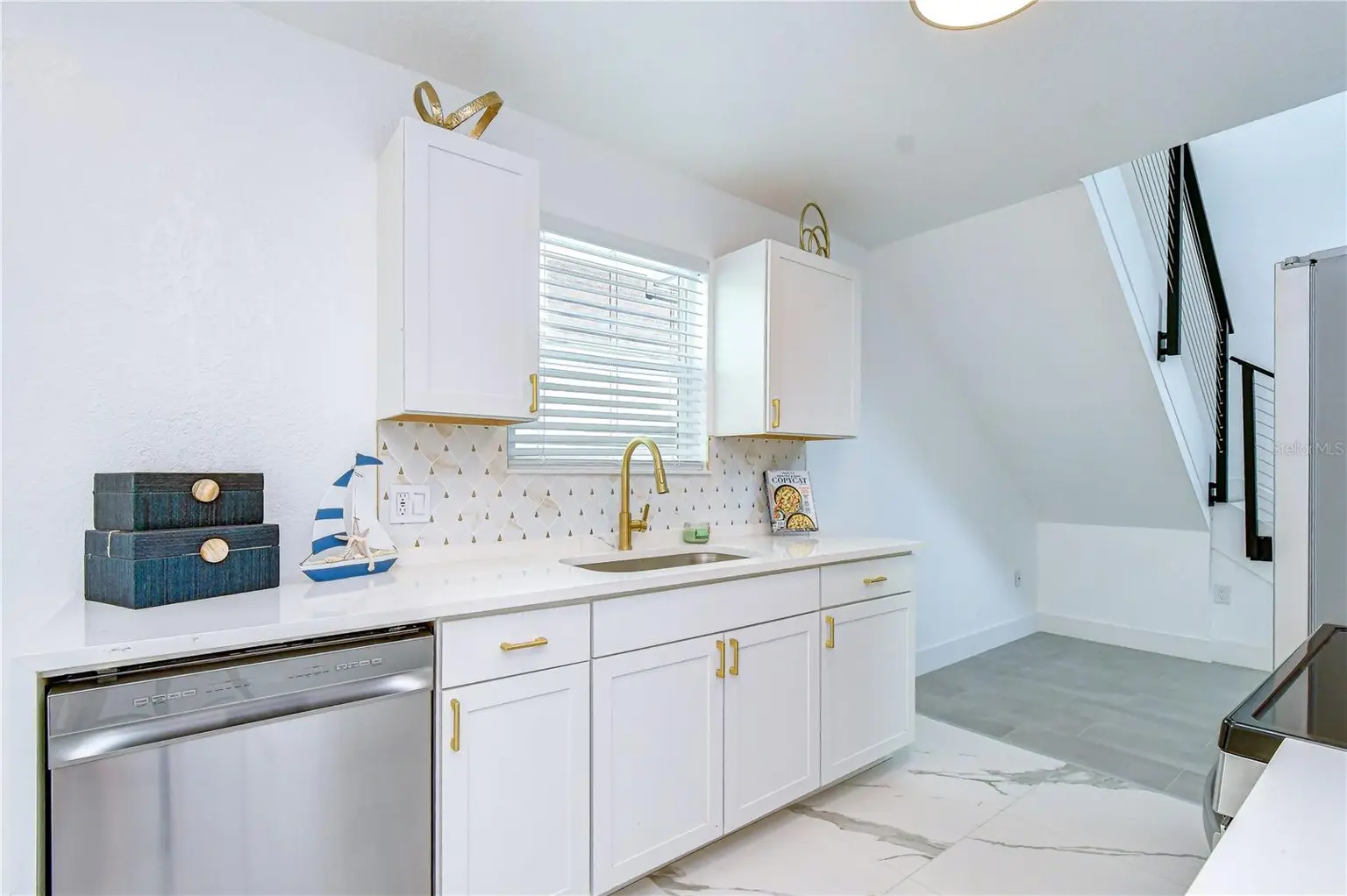 214 8TH AVENUE DRIVE W, BRADENTON, FL, photo 9 of 25